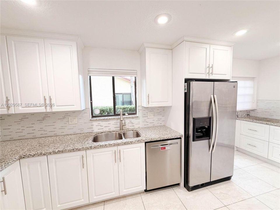 Active With Contract: $449,999 (2 beds, 2 baths, 1956 Square Feet)