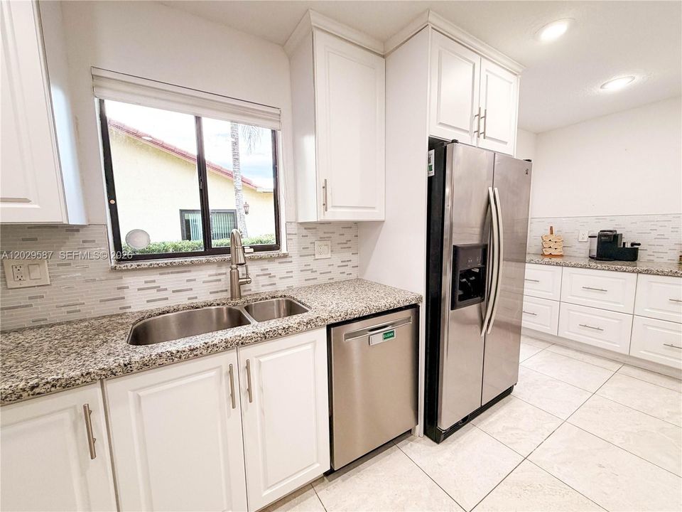 Active With Contract: $449,999 (2 beds, 2 baths, 1956 Square Feet)