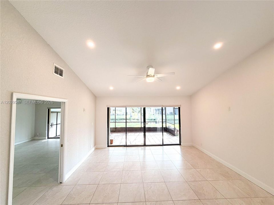 Active With Contract: $449,999 (2 beds, 2 baths, 1956 Square Feet)