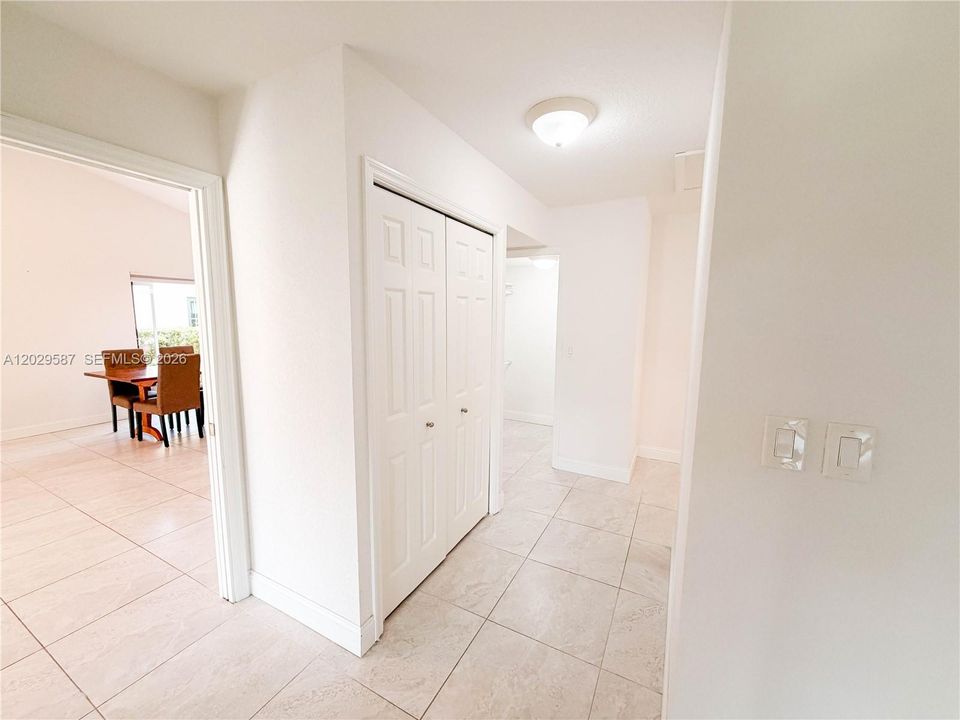 Active With Contract: $449,999 (2 beds, 2 baths, 1956 Square Feet)