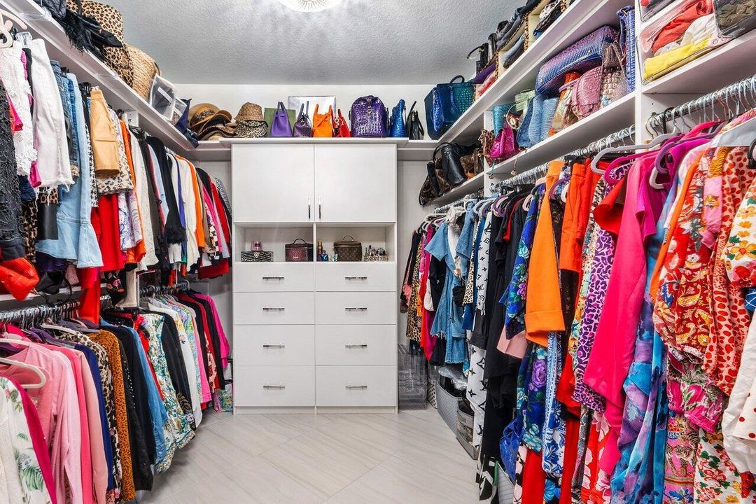 022-2893SouthwestGoldenglowDrive-PalmCit