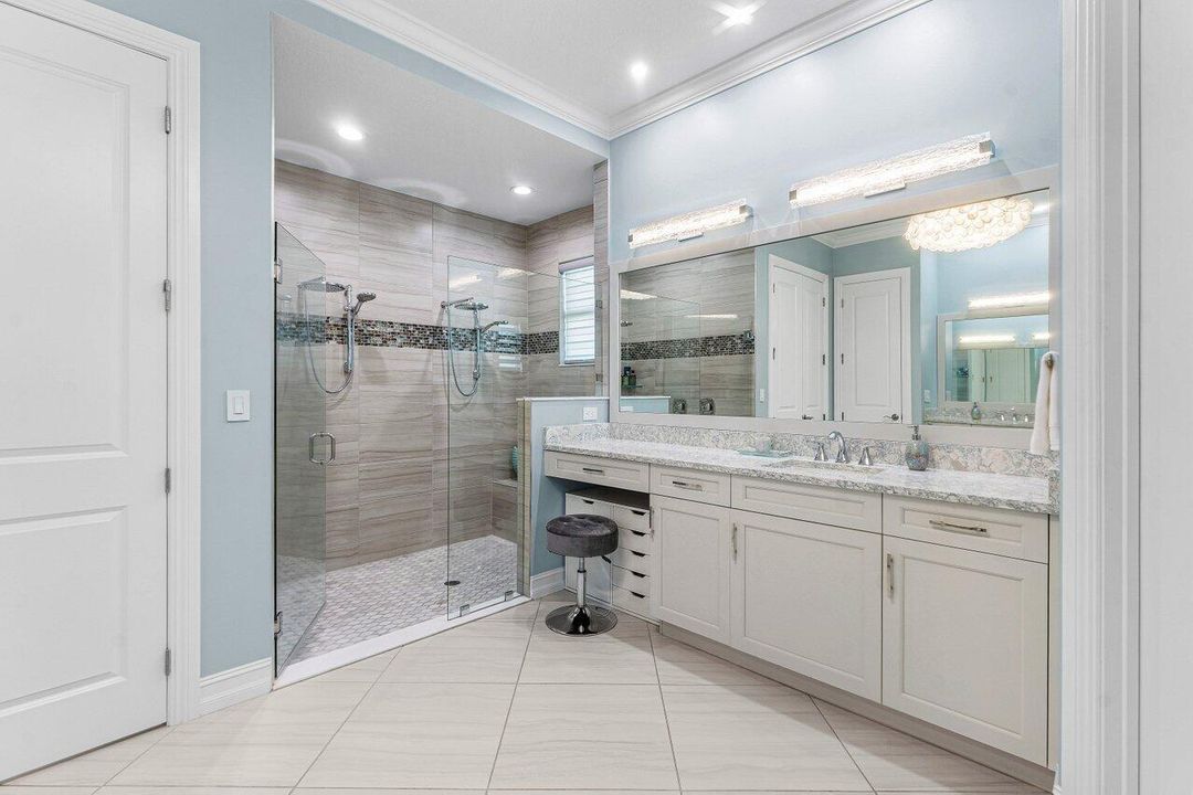 025-2893SouthwestGoldenglowDrive-PalmCit
