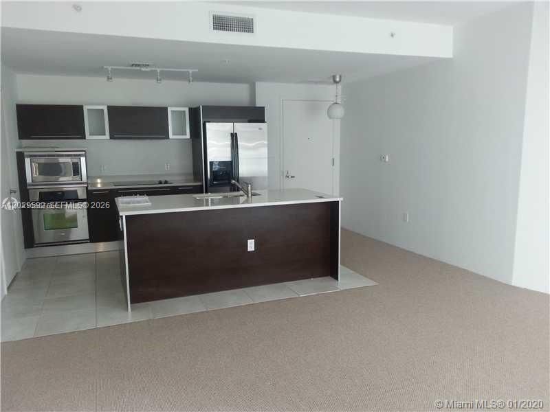 For Sale: $400,000 (1 beds, 1 baths, 663 Square Feet)