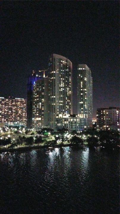 For Sale: $400,000 (1 beds, 1 baths, 663 Square Feet)