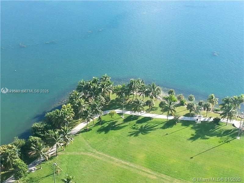 For Sale: $400,000 (1 beds, 1 baths, 663 Square Feet)