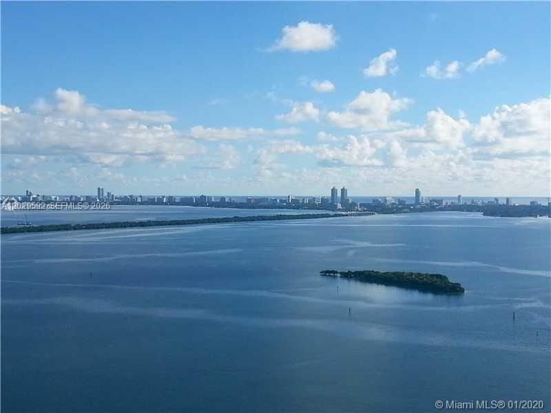 For Sale: $400,000 (1 beds, 1 baths, 663 Square Feet)