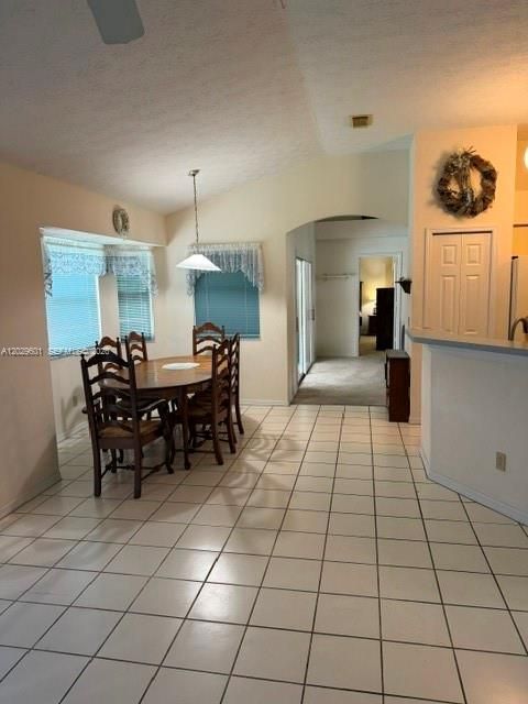 En Venta: $249,000 (3 camas, 2 baños, 1629 Pies cuadrados)