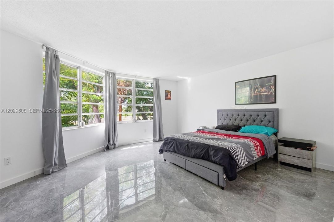For Sale: $250,000 (2 beds, 2 baths, 1789 Square Feet)