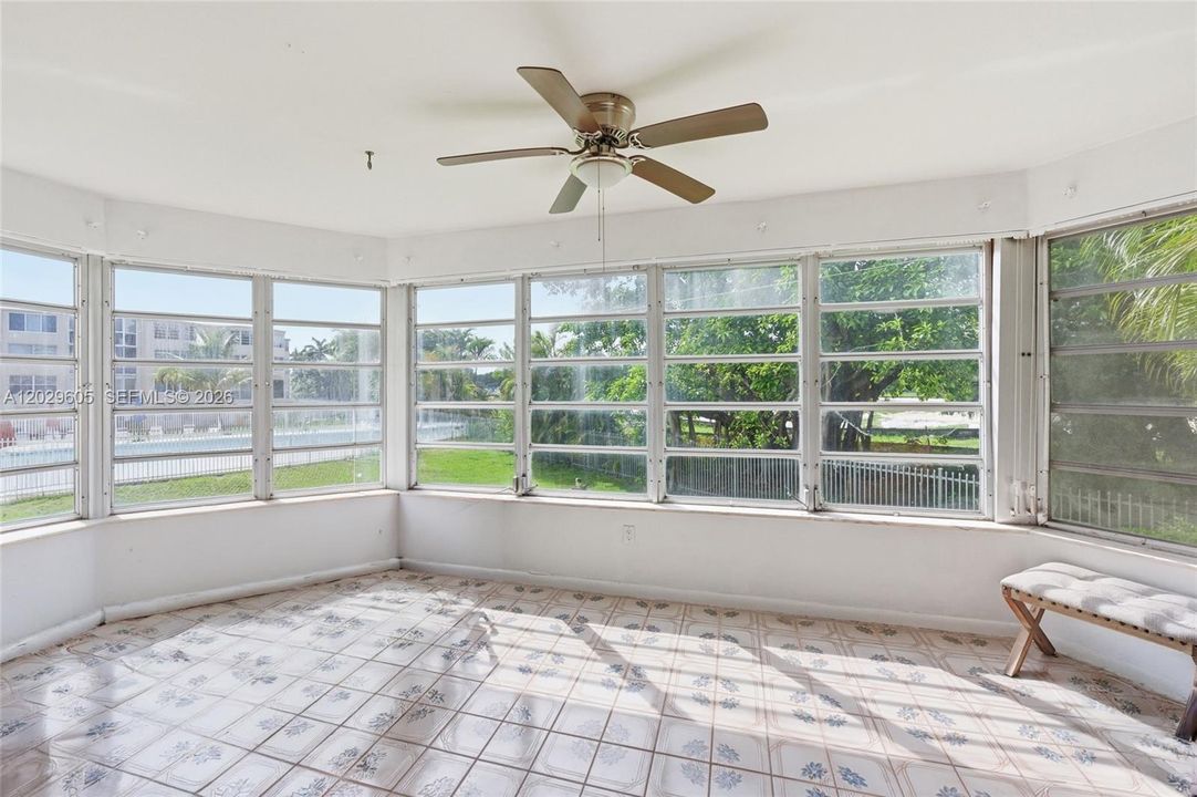 For Sale: $250,000 (2 beds, 2 baths, 1789 Square Feet)