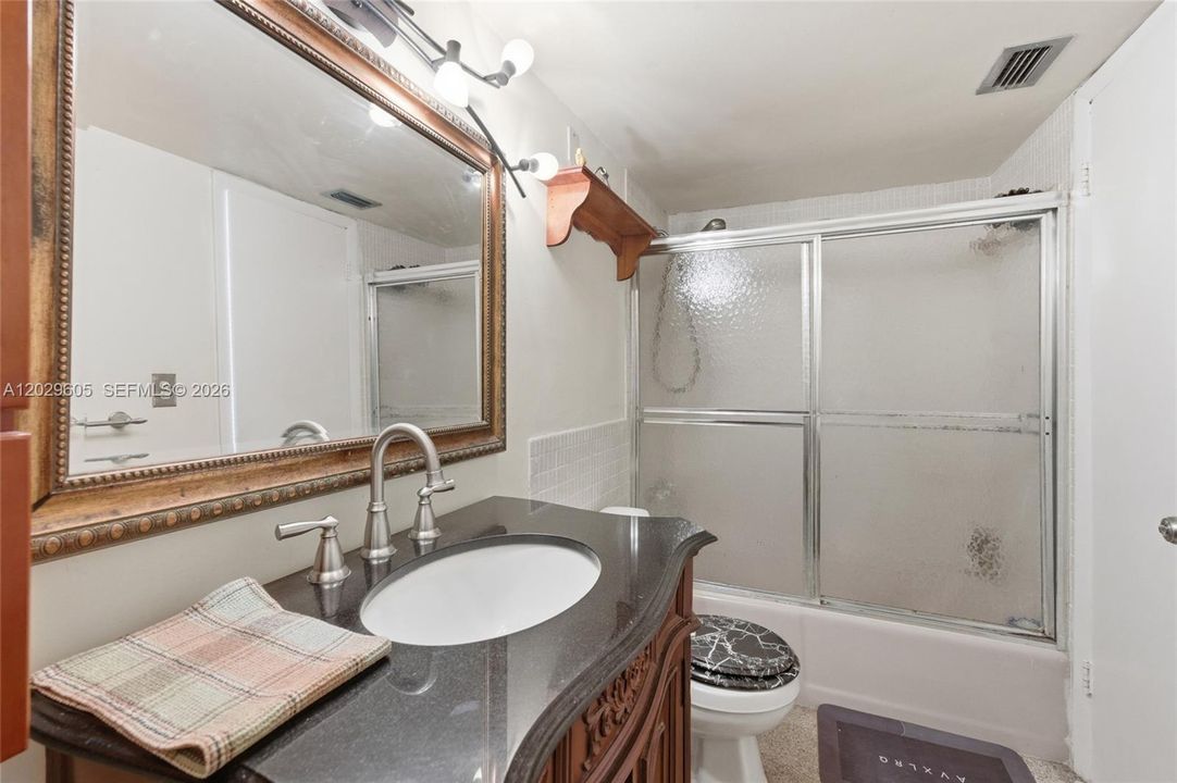 For Sale: $250,000 (2 beds, 2 baths, 1789 Square Feet)
