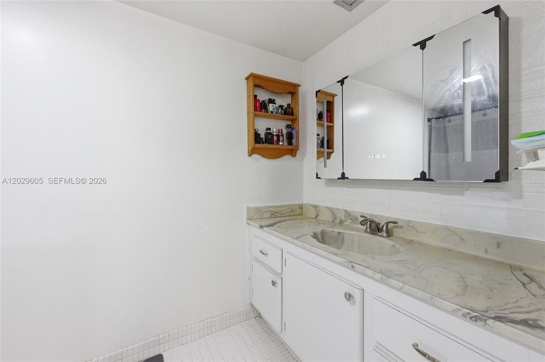 For Sale: $250,000 (2 beds, 2 baths, 1789 Square Feet)