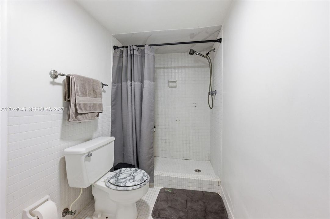 For Sale: $250,000 (2 beds, 2 baths, 1789 Square Feet)