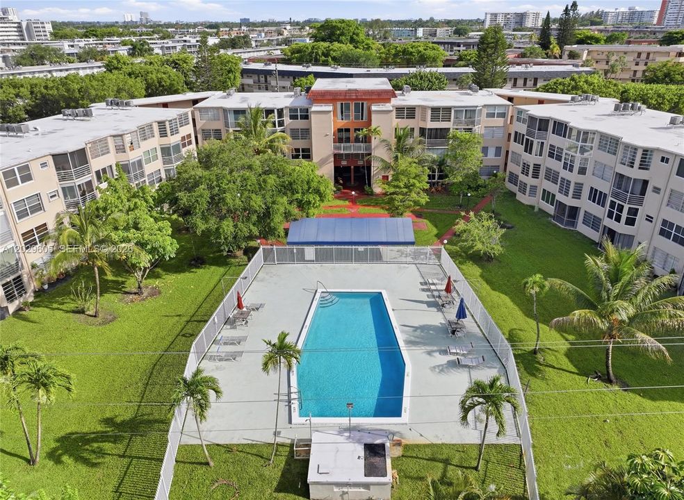 For Sale: $250,000 (2 beds, 2 baths, 1789 Square Feet)