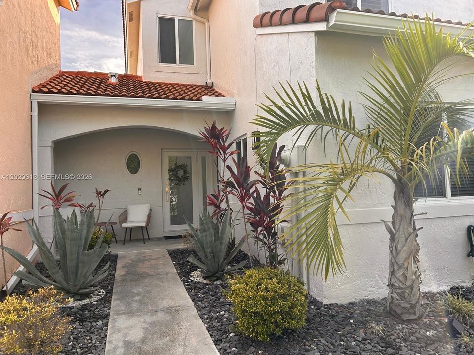 For Sale: $550,000 (3 beds, 2 baths, 1496 Square Feet)