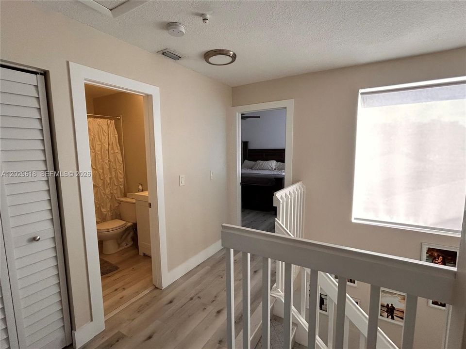 For Sale: $550,000 (3 beds, 2 baths, 1496 Square Feet)