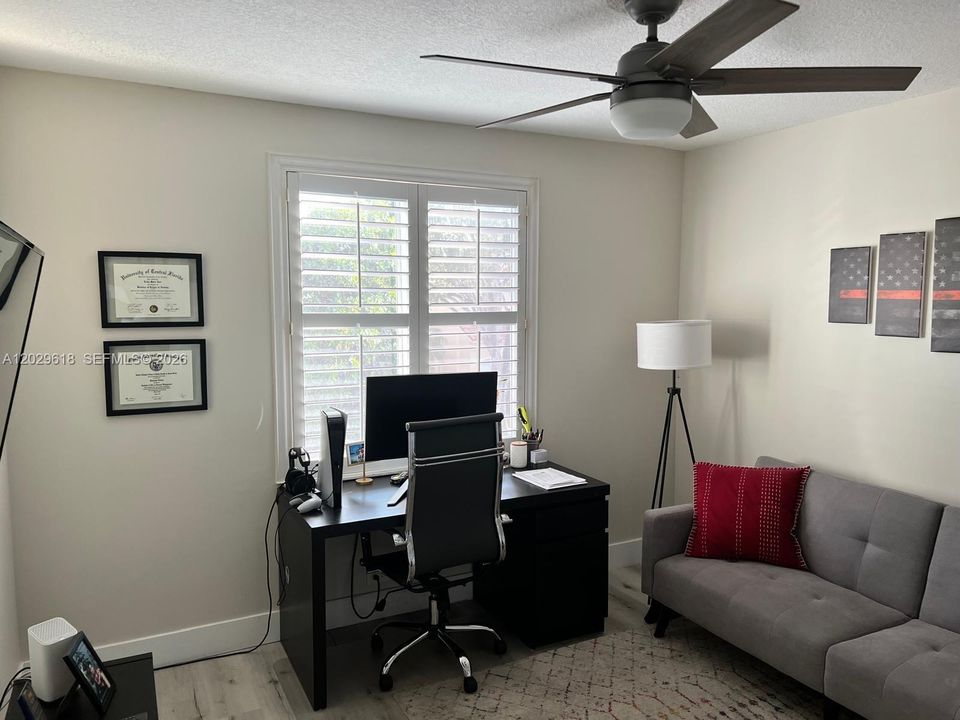 For Sale: $550,000 (3 beds, 2 baths, 1496 Square Feet)