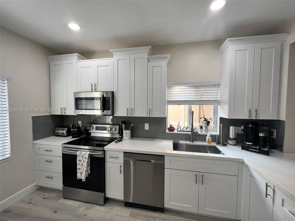 For Sale: $550,000 (3 beds, 2 baths, 1496 Square Feet)