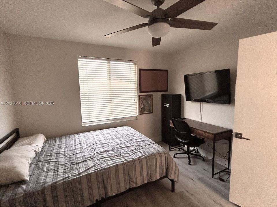 For Sale: $550,000 (3 beds, 2 baths, 1496 Square Feet)