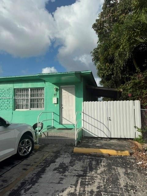 En Renta: $2,400 (3 camas, 1 baños, 1725 Pies cuadrados)
