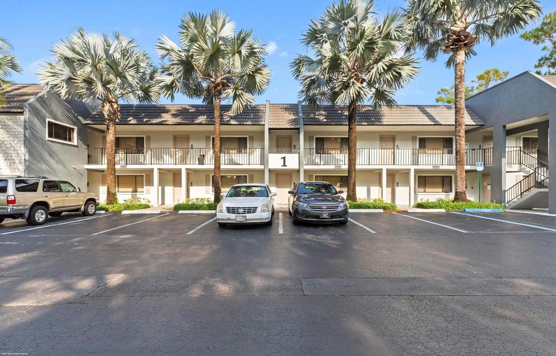 711 Forest Club Dr 108 006