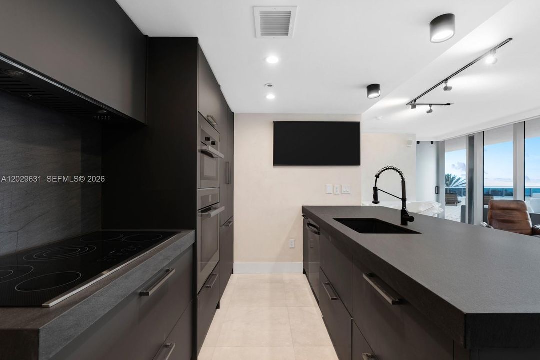 En Venta: $2,075,000 (2 camas, 2 baños, 1322 Pies cuadrados)