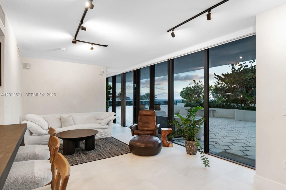 En Venta: $2,075,000 (2 camas, 2 baños, 1322 Pies cuadrados)