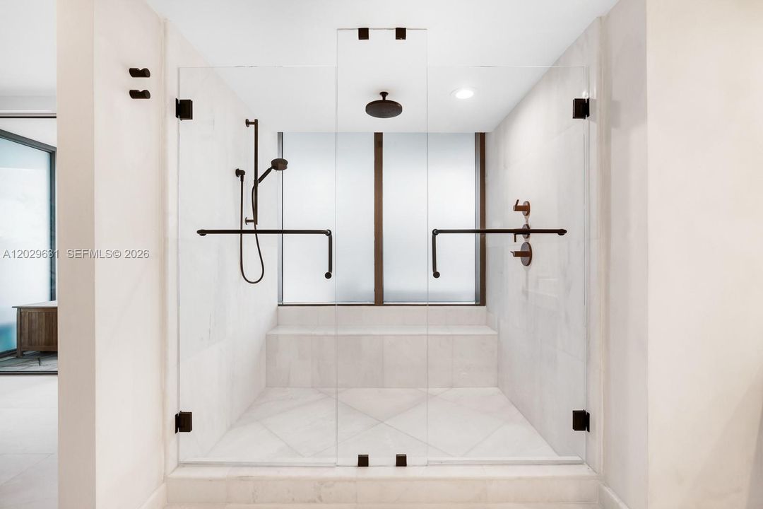 En Venta: $2,075,000 (2 camas, 2 baños, 1322 Pies cuadrados)