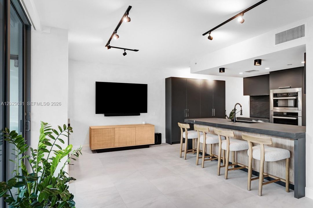 En Venta: $2,075,000 (2 camas, 2 baños, 1322 Pies cuadrados)