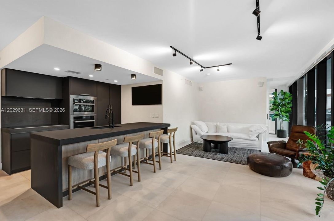 En Venta: $2,075,000 (2 camas, 2 baños, 1322 Pies cuadrados)