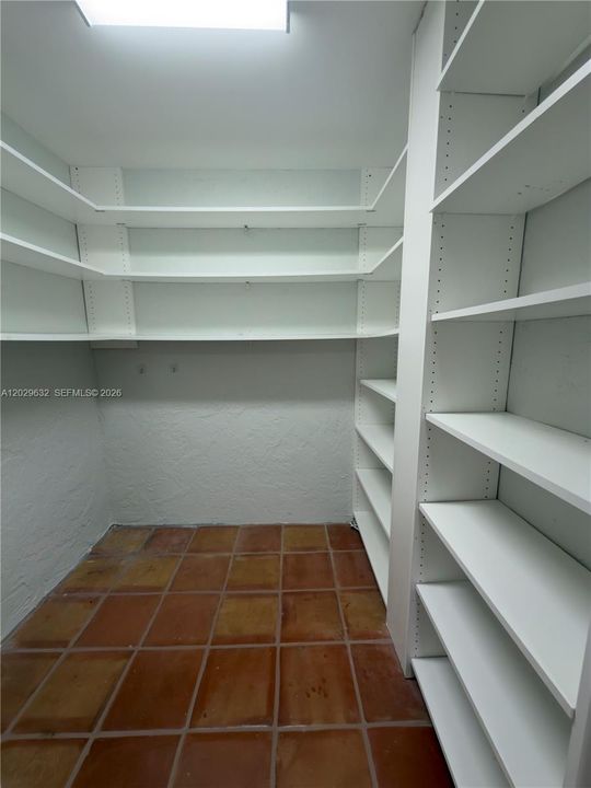 For Sale: $399,000 (2 beds, 2 baths, 1554 Square Feet)