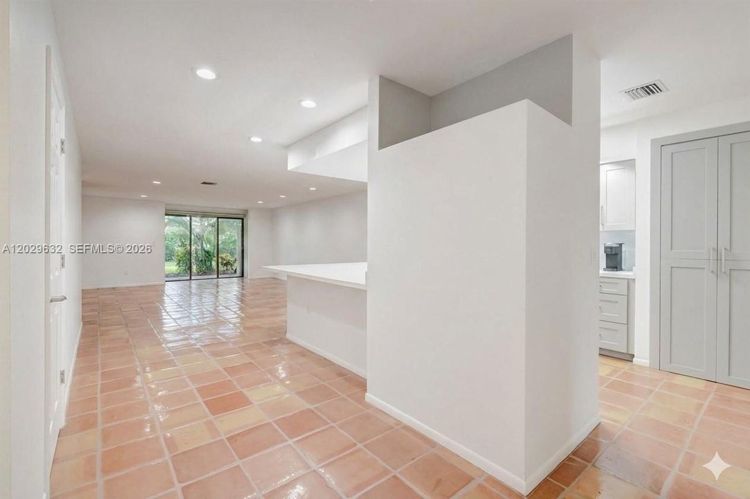 For Sale: $399,000 (2 beds, 2 baths, 1554 Square Feet)