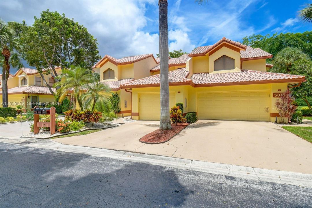 For Sale: $399,000 (2 beds, 2 baths, 1554 Square Feet)