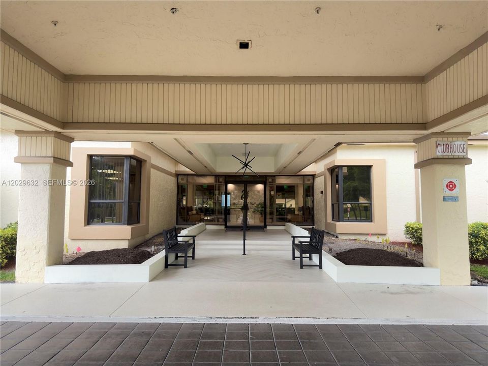 For Sale: $399,000 (2 beds, 2 baths, 1554 Square Feet)