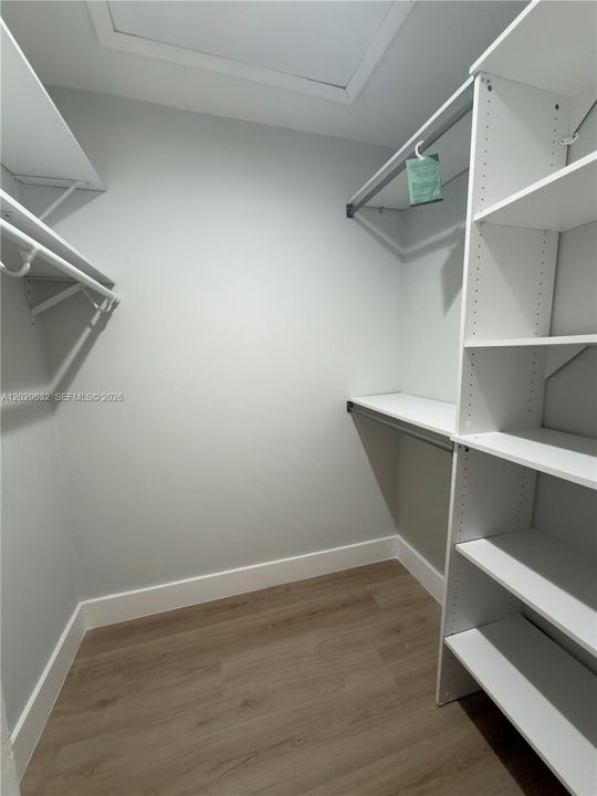 For Sale: $399,000 (2 beds, 2 baths, 1554 Square Feet)