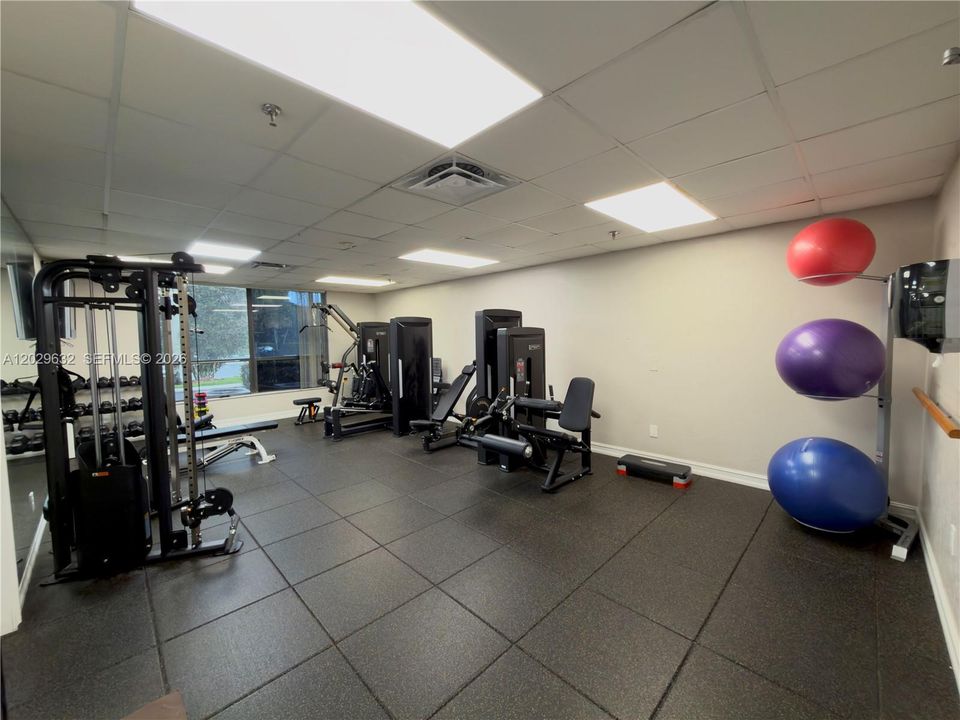 For Sale: $399,000 (2 beds, 2 baths, 1554 Square Feet)