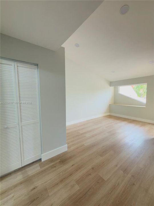 For Sale: $399,000 (2 beds, 2 baths, 1554 Square Feet)