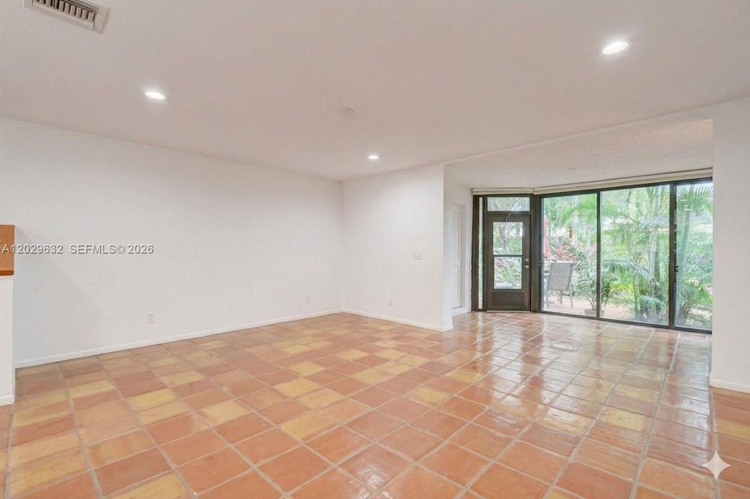 For Sale: $399,000 (2 beds, 2 baths, 1554 Square Feet)