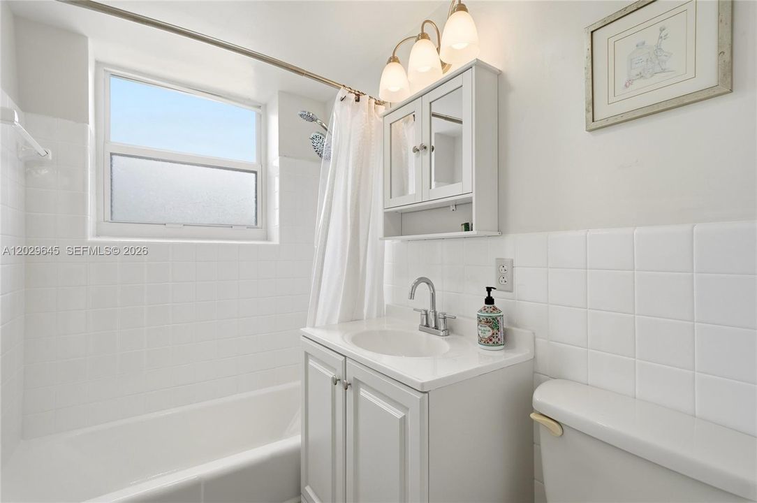 For Sale: $425,000 (3 beds, 2 baths, 1293 Square Feet)