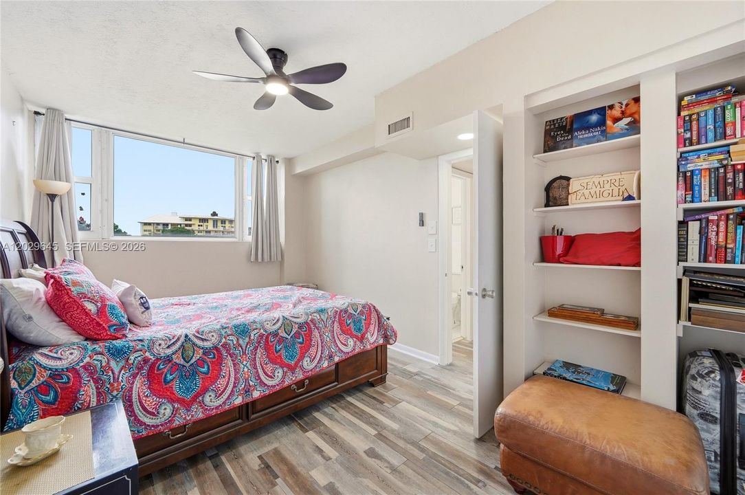 For Sale: $425,000 (3 beds, 2 baths, 1293 Square Feet)