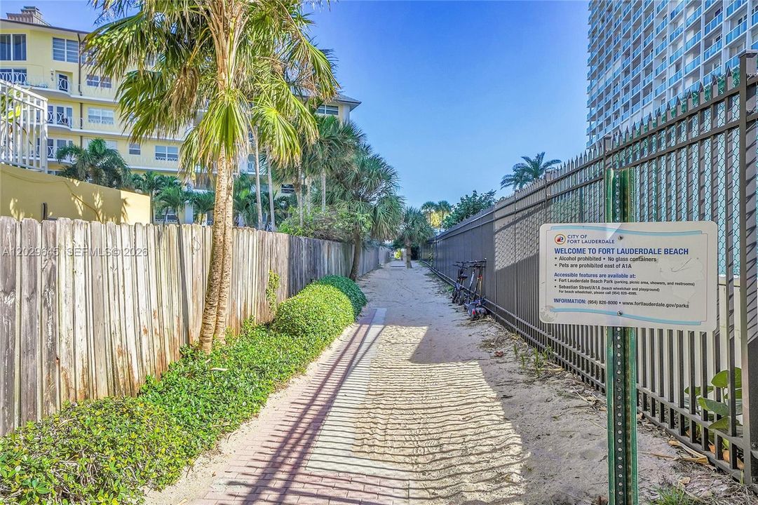 For Sale: $425,000 (3 beds, 2 baths, 1293 Square Feet)