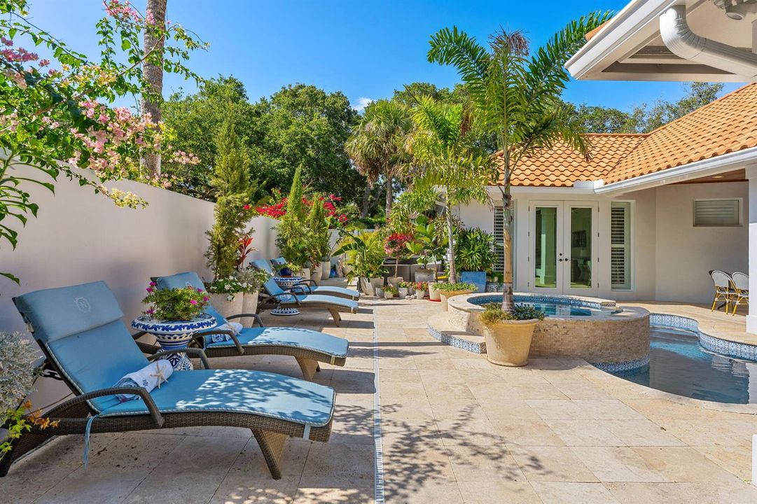 27 Pool Patio