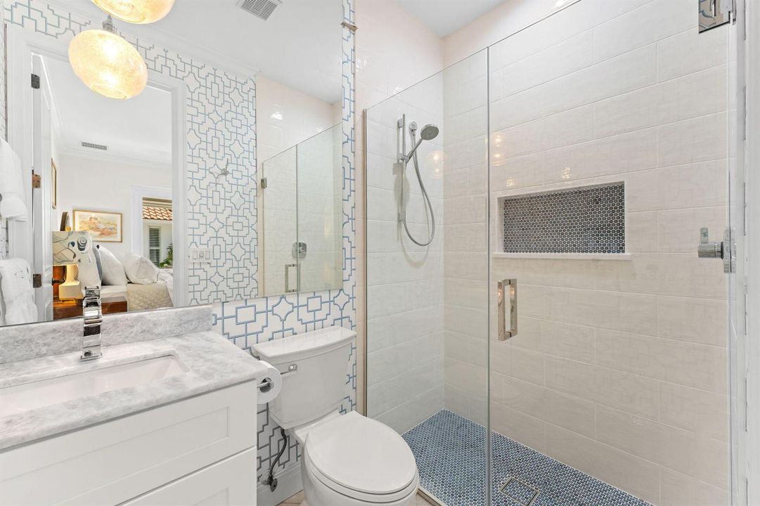 23 Guest Casita Bathroom