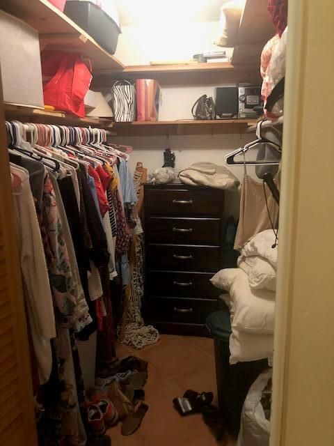 MASTER CLOSET