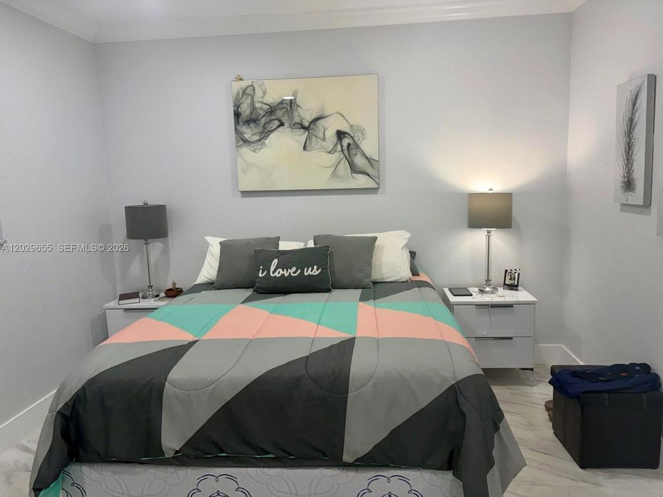 For Sale: $185,000 (2 beds, 2 baths, 961 Square Feet)