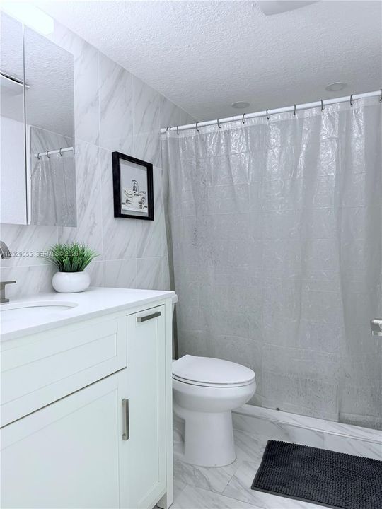 For Sale: $185,000 (2 beds, 2 baths, 961 Square Feet)