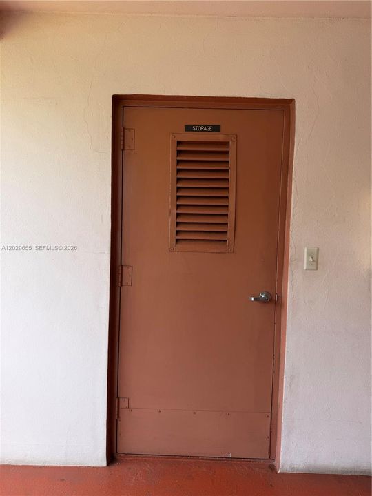 For Sale: $185,000 (2 beds, 2 baths, 961 Square Feet)