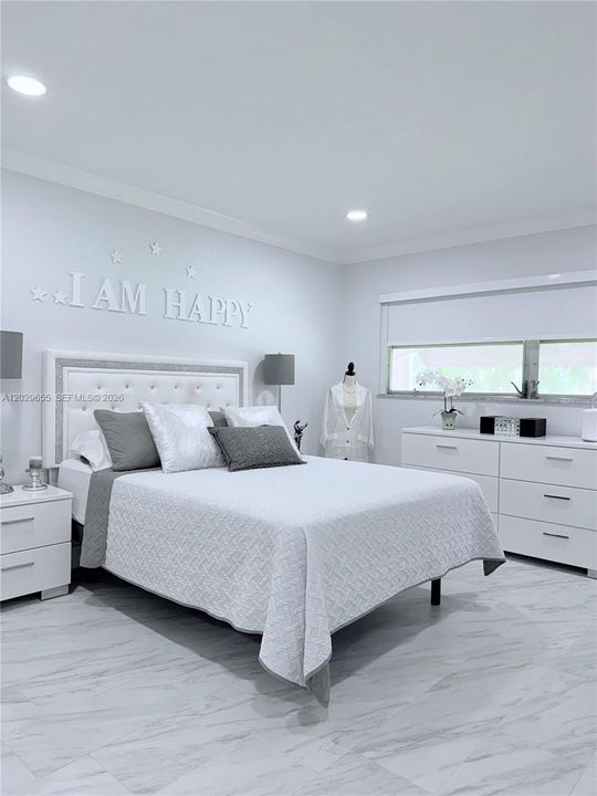 For Sale: $185,000 (2 beds, 2 baths, 961 Square Feet)