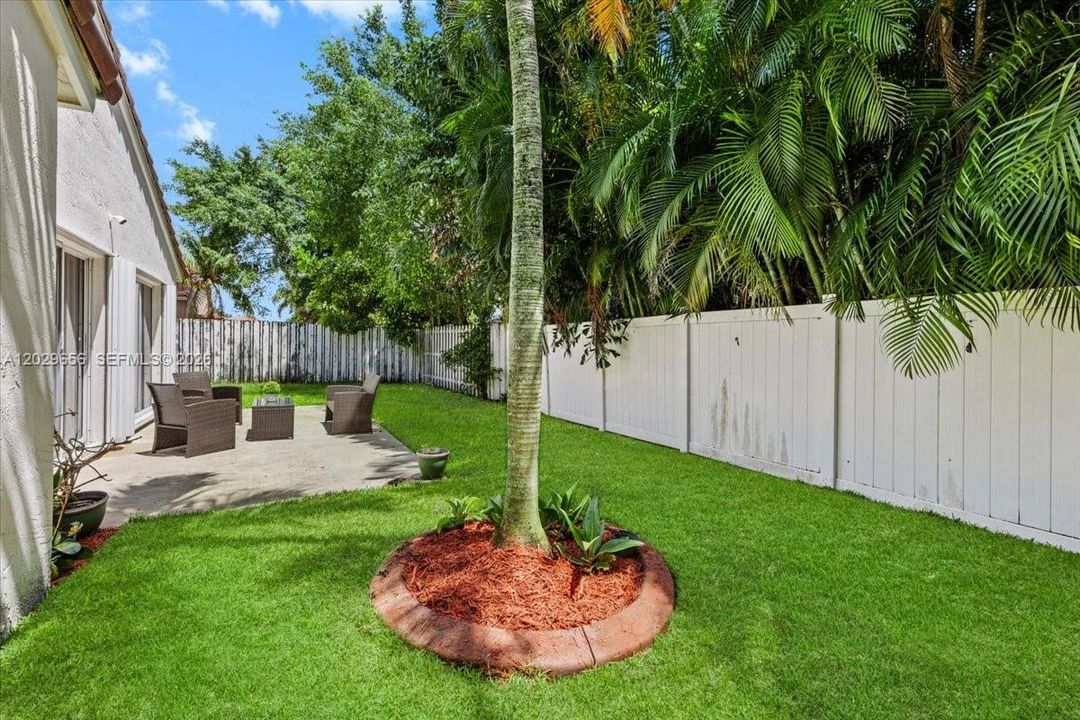En Venta: $605,000 (3 camas, 2 baños, 1559 Pies cuadrados)