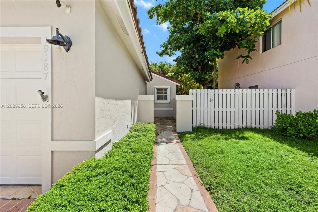 En Venta: $605,000 (3 camas, 2 baños, 1559 Pies cuadrados)