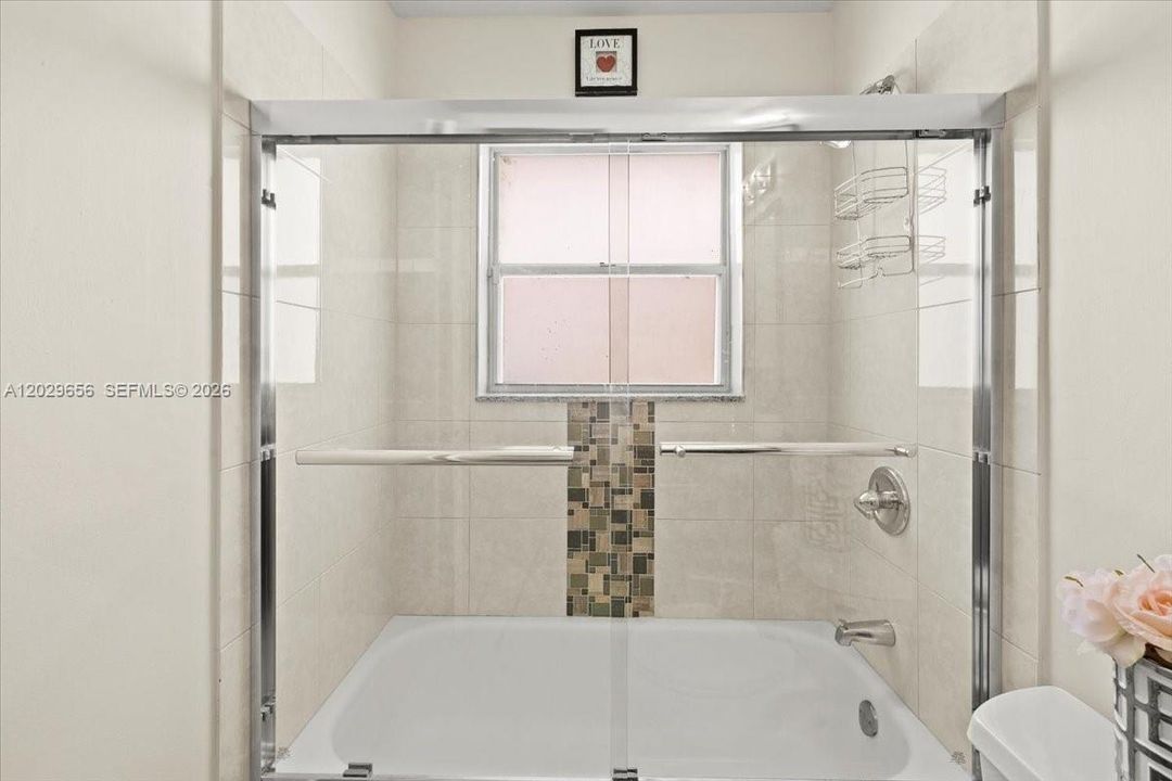 En Venta: $605,000 (3 camas, 2 baños, 1559 Pies cuadrados)